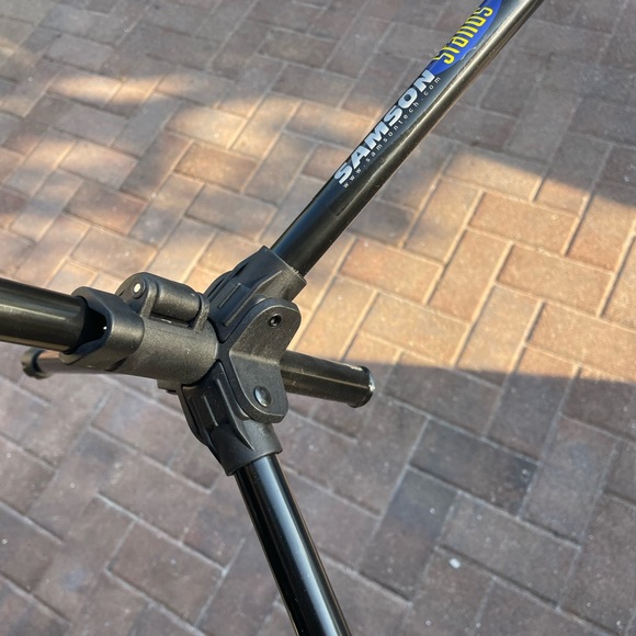 Samson Tripod Microphone Stand With Microphone Holder - Picture 4 of 9